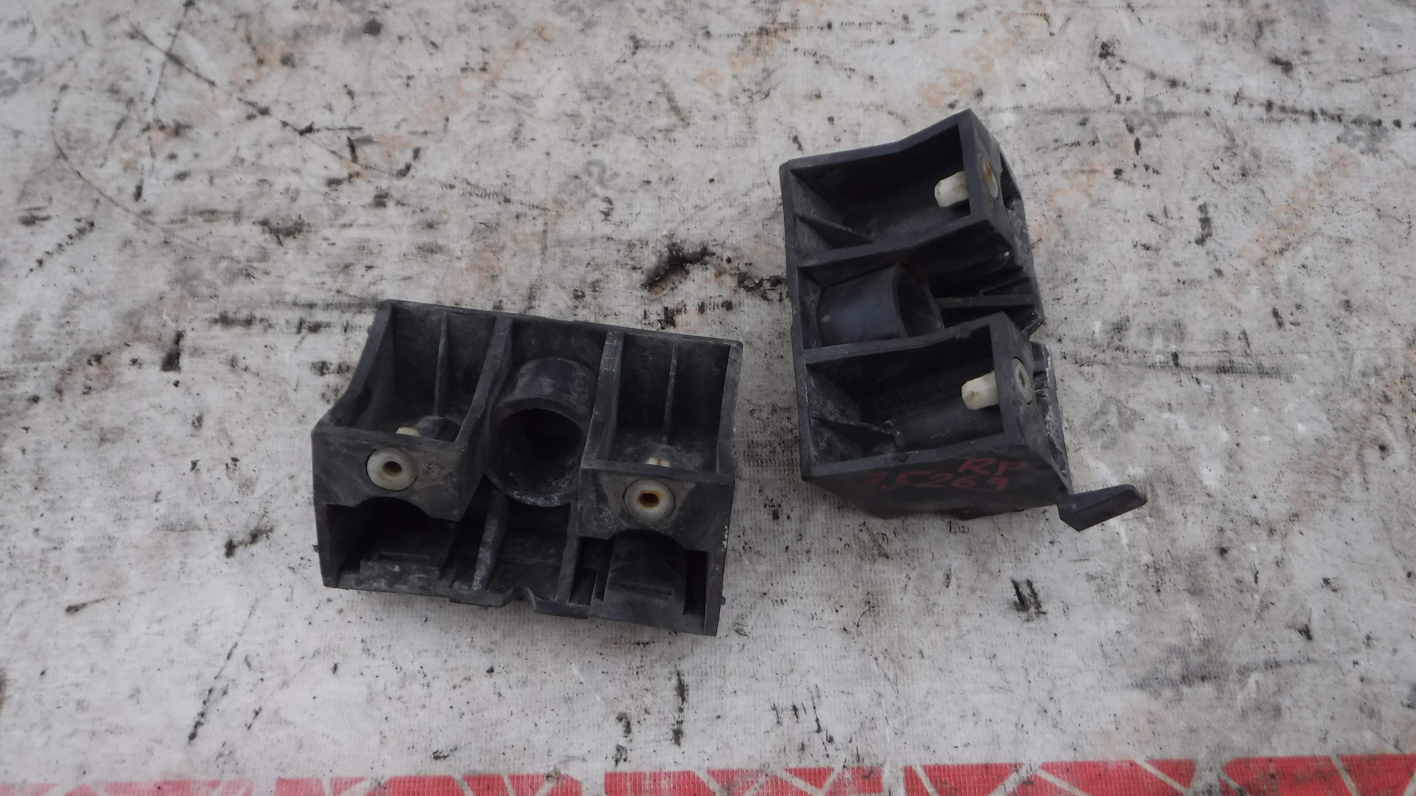 Кронштейн лобового стеклка Рено премиум Renault Premium DCI320 2005 5010353399